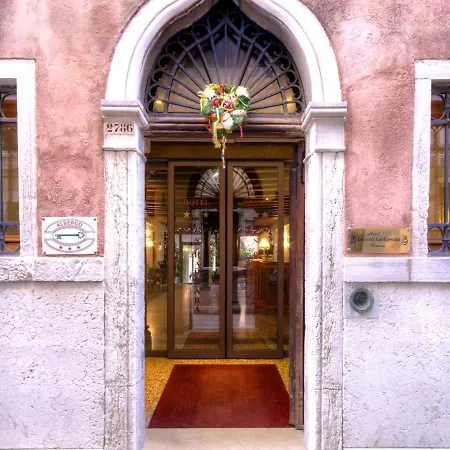 Отель San Barnaba